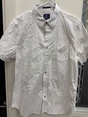 Ben Sherman White Short-Sleeve Button Down with Subtle Tan Print